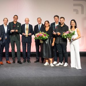 Preisträger und Laudatoren beim Hamburger Gründerpreis 2026 auf der Bühne